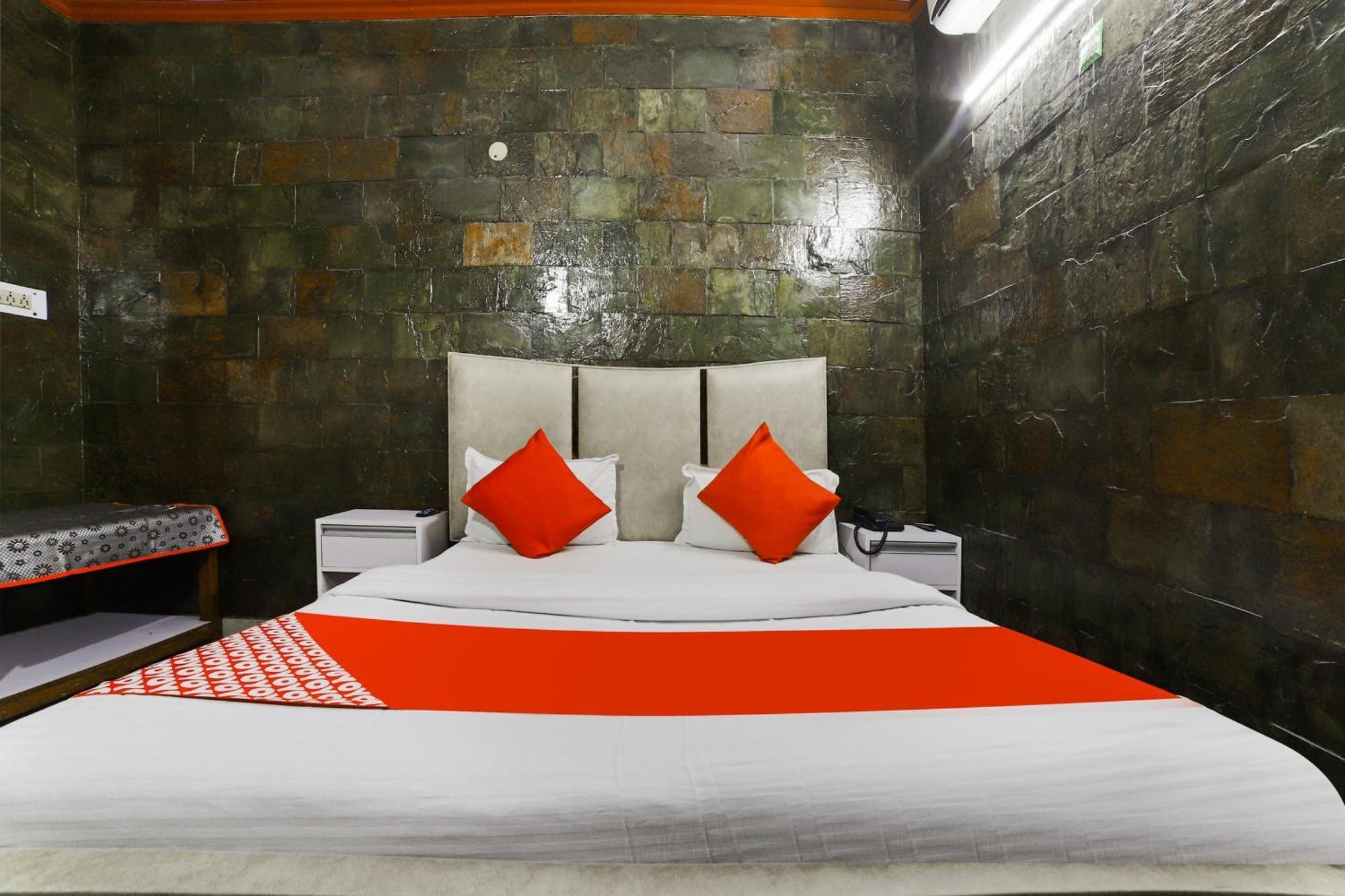 Hotel O Garg Inn New Delhi Exterior photo